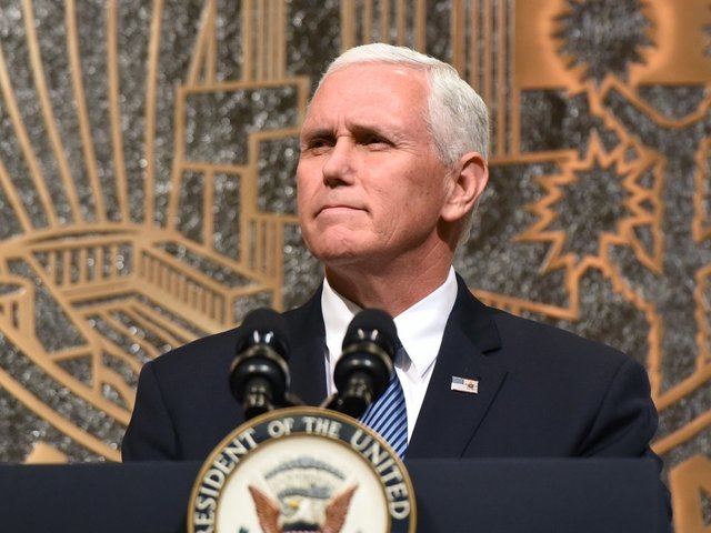 Pastor defends denouncing Trump's 'shithole' comment in front of Pence Pastor defends denouncing Trump's 'shithole' comment in front of Pence