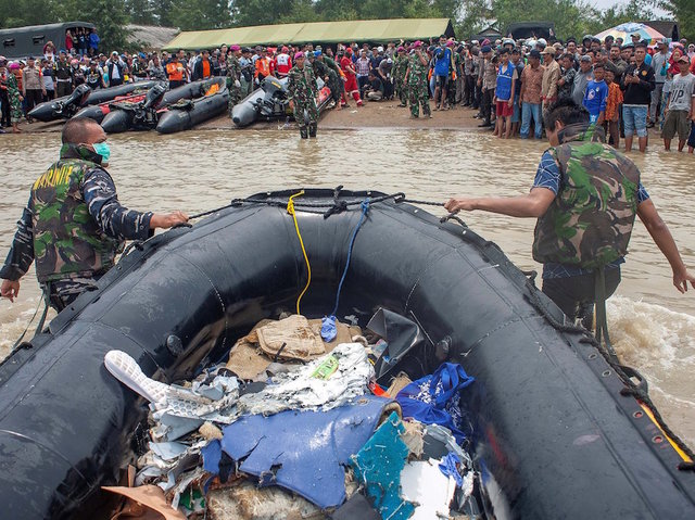 Lion Air: Why did a brand-new Boeing jet crash 13 minutes after takeoff?